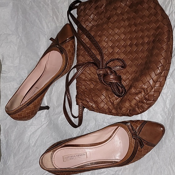 Bottega Veneta Signature Intrecciato Weave & Bow Accented Pumps Size 37.5 - Picture 4 of 7